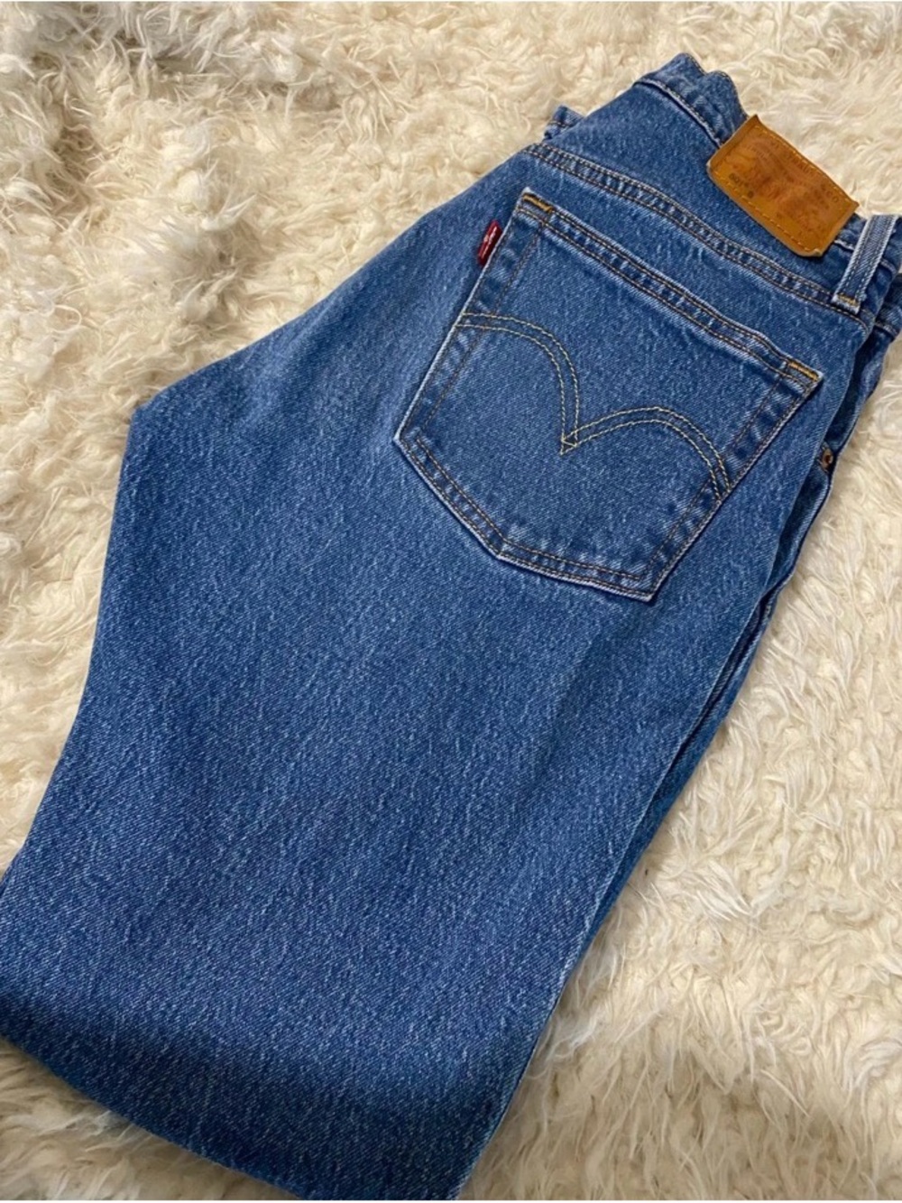 Levi's High Rise Women's Jeans in Classic Blue